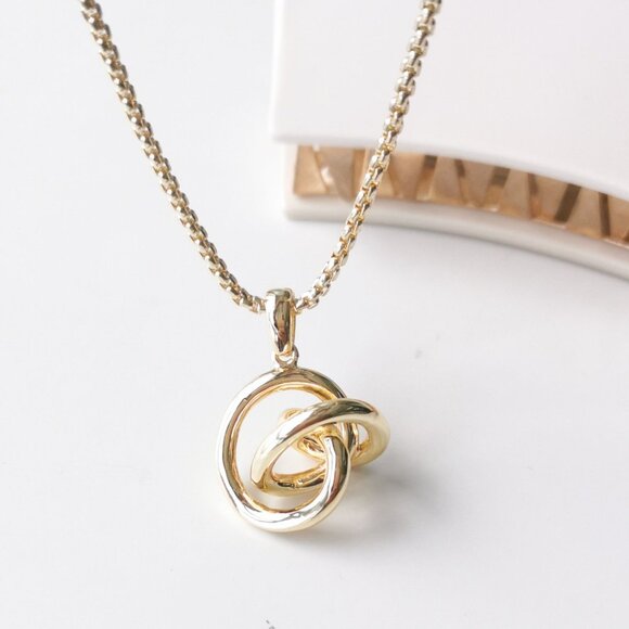 Kendra Scott Gold Pendant Necklace Presleigh Love Knot Jewelry - Picture 2 of 5